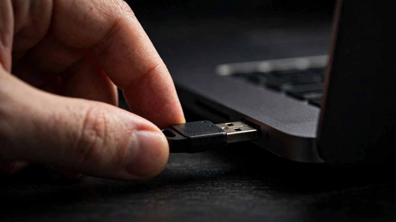 2026 YubiKey Rehberi: Donanım Güvenlik Anahtarları Basit Anlatım